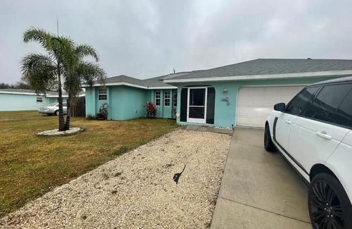 Edgewater House | Beautiful 3 bedroom home with pool Internal name: Barker house