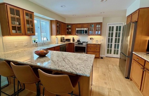 North Egremont House | Beautiful 3 bedroom with sunny heated pool!