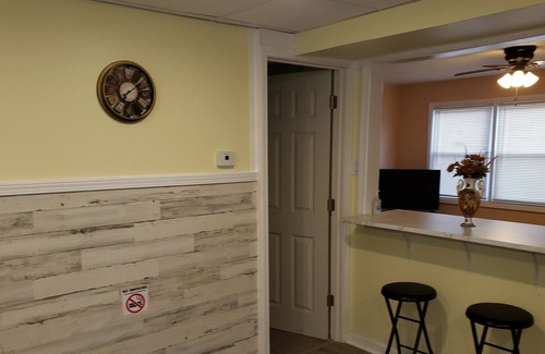 Cheektowaga House | Beautiful 3 BR , 1 Bath, #B free parking , Property B