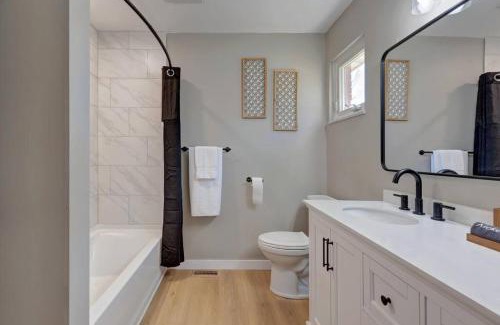 Bloomington House | Beautiful 3 BR/2 Bath Very Close to IU & Downtown