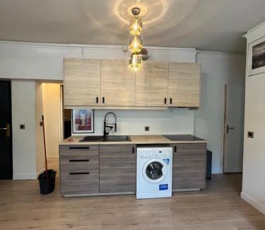 Auteuil Apartment | Beautiful 3-room, Porte Saint-Cloud, Paris