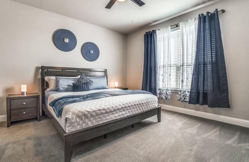 The Colony House | Beautiful 3 story luxury home close to the fun!
