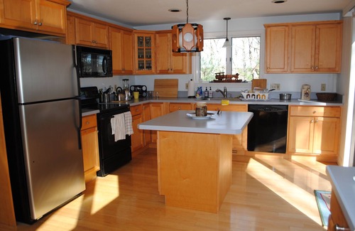 North Falmouth House | Beautiful 3br Cape, Access To Bike Path & Pond, Large Deck, Quiet Street