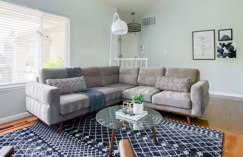 Fremont House | Beautiful 3BR House in Fremont w/ Parking