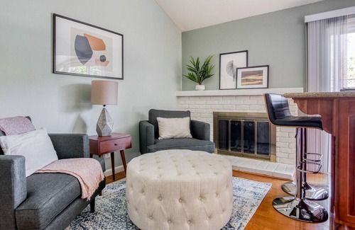 Fremont House | Beautiful 3BR House in Fremont w/ Parking