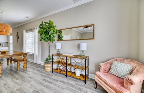 Hampstead House | Beautiful 3BR Townhome in Hampstead with marina access; boats welcome!