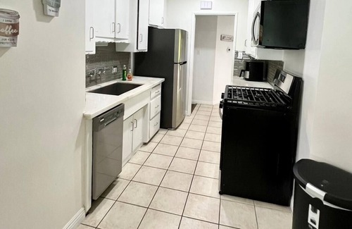 Lake Balboa House | Beautiful 3BR W/ Pool, Garage!
