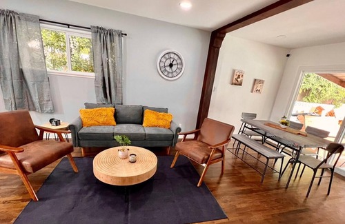 Lake Balboa House | Beautiful 3BR W/ Pool, Garage!