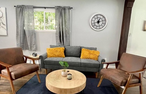 Lake Balboa House | Beautiful 3BR W/ Pool, Garage!