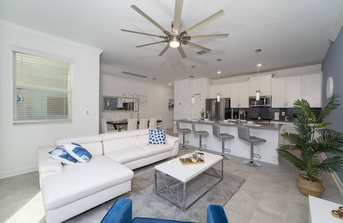 Davenport House | Beautiful 4/3 in championsgate + private heated pool 288