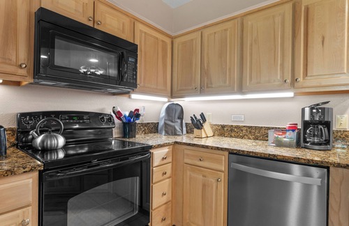 Table Rock Condo | Beautiful 4 bdrm/3 bth condo. Branson Christmas time begins November 1 +LIGHTS+