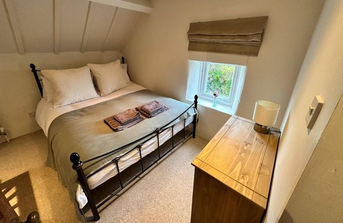 Leafield Cottage | Beautiful 4-Bed Cottage in Heart of the Cotswolds
