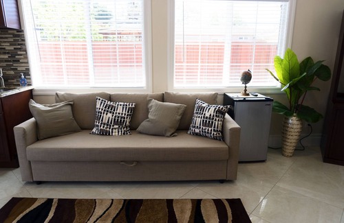 East Palo Alto House | Beautiful 4 Bedroom & 3 Bath Home.