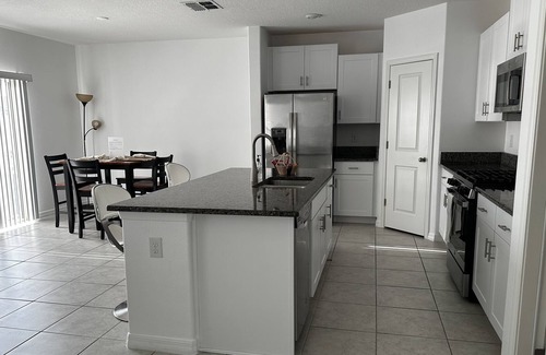 Ruskin House | Beautiful 4 bedroom, 2 1/2 bathrooms 2 story home