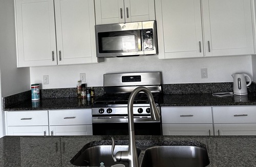 Ruskin House | Beautiful 4 bedroom, 2 1/2 bathrooms 2 story home