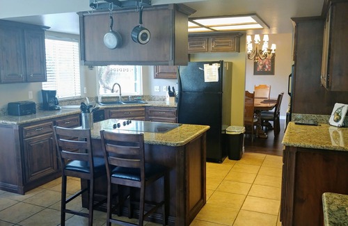 Las Vegas House | Beautiful 4 bedroom Home By Summerlin with Pool & Hot Tub