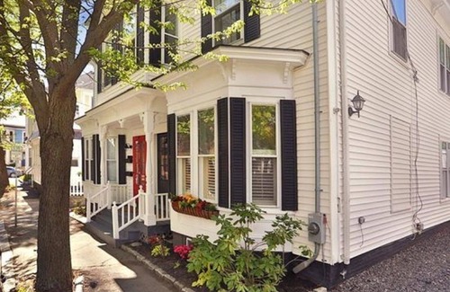 Newburyport House | Beautiful 4 Bedroom Home in the Heart of Historic Downtown Newburyport