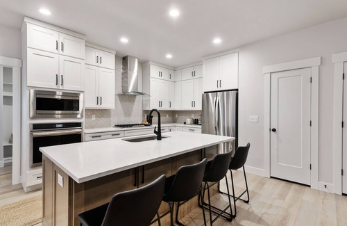 West Jordan House | Beautiful 4 Bedroom Luxury Home