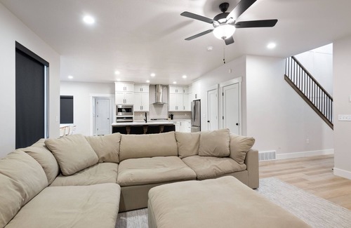 West Jordan House | Beautiful 4 Bedroom Luxury Home