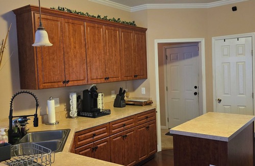 Evans House | Beautiful 4-BR/3BA/Great Room, Living Room, Office, WiFi. - 2025 MASTERS RENTAL