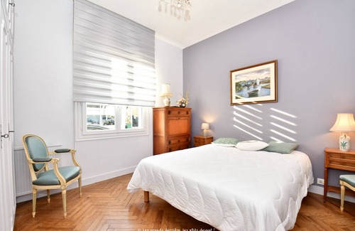 Royan Apartment | Beautiful 4 pers. modern apartment- 2 bedrooms- center of Royan- France