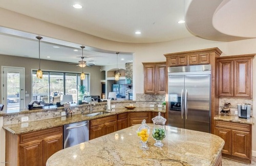 Estrella Mountain Ranch House | Beautiful 4 plus Bedroom Estrella Home on the Golf Course