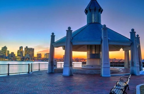 East Boston House | Beautiful 4BD/2BA Gem! Near airport, city, subway!