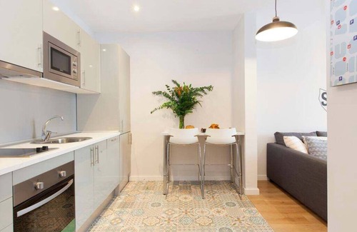 L'Antiga Esquerra de l'Eixample Apartment | Beautiful 4bd 4ba apartment in Eixample District
