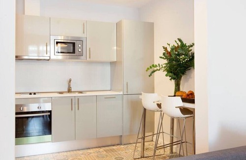 L'Antiga Esquerra de l'Eixample Apartment | Beautiful 4bd 4ba apartment in Eixample District
