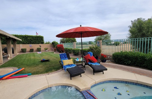 Palm Valley House | Beautiful 4Br 2Ba, Pool, Heated Spa. Restaurants and Shopping nearby