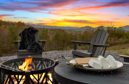Murphy House | Beautiful 4BR Mountain View Cabin A Retreat for Everyone