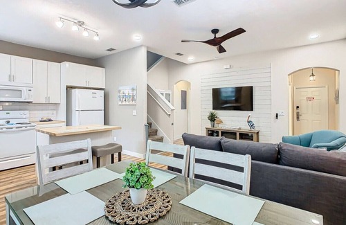 Wellington Apartment | Beautiful 4BR Townhome in Regal Palms Resort