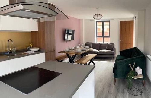 Failsworth House | Beautiful 5 Bed House in Manchester by PureStay