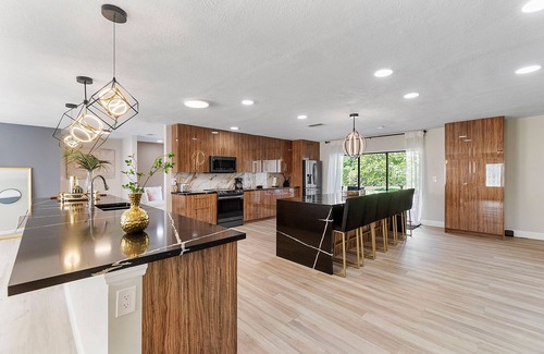Coral Springs House | Beautiful 5 Bedroom Pool home n