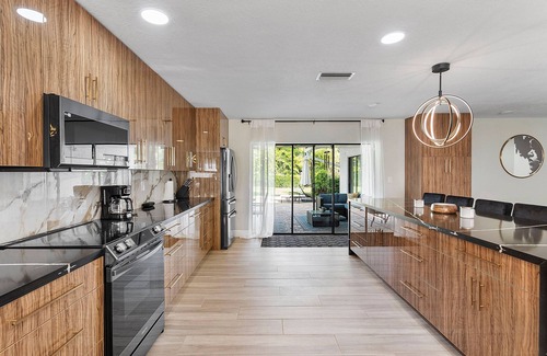 Coral Springs House | Beautiful 5 Bedroom Pool home n