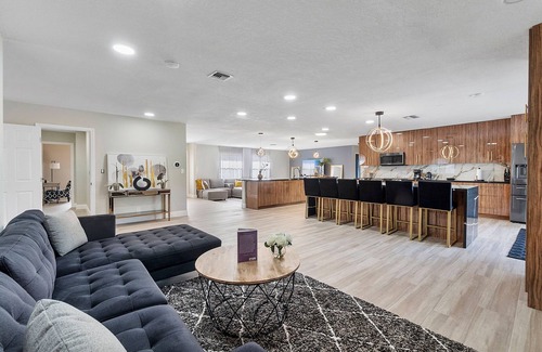 Coral Springs House | Beautiful 5 Bedroom Pool home n