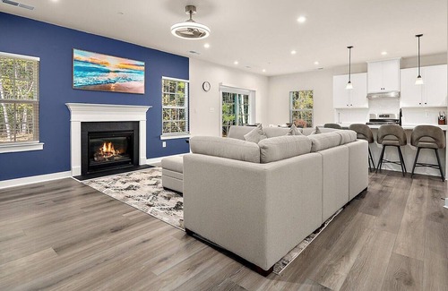 Bayside House | Beautiful 5 Bedroom Home in America's Coolest Small Town!