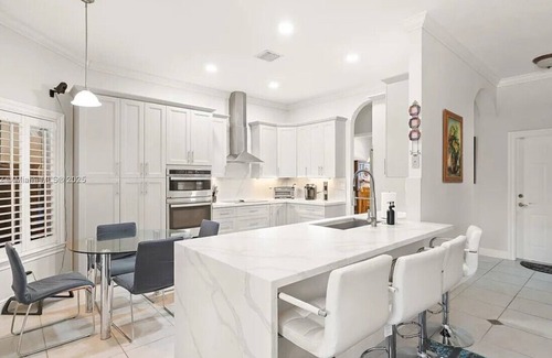 Cutler Bay House | Beautiful 5-bedroom house in enchanting Cutler Bay, Private: Pool, Jacuzzi, Gym