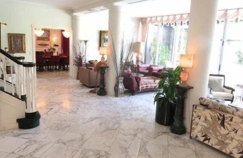 Palm Beach Apartment | Beautiful 5 Br. Single family (101506) by Houzlet