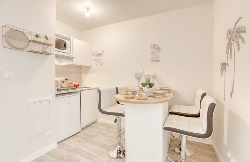 Montevrain Apartment | Beautiful 🌹🎢 5 min from Disney🌹Parking Private