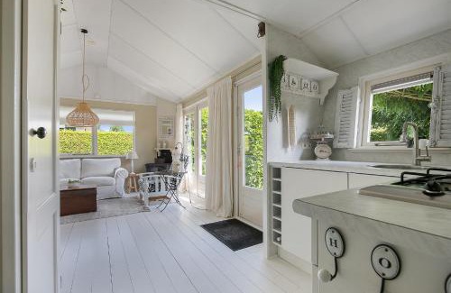 Tzummarum Other | Beautiful 6-person chalet with Finnish wood-fired sauna