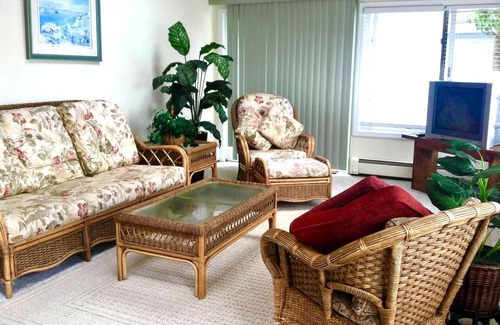 Spring Lake Heights House | Beautiful 6BR wPool Spring Lake Hts