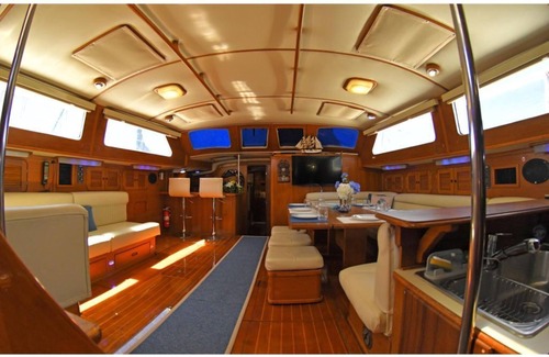 La Paz Boat Rental | Beautiful 72 foot sailing yacht. Explore the Sea of Cortez in style.