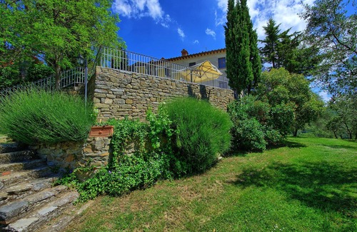 Greve in Chianti Apartment | Beautiful apartment with WIFI, pool, TV, pets allowed and parking, close to Greve In Chianti