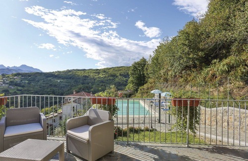 Villa Collemandina Villa | Beautiful apartment in villa for 3 people with WIFI, pool, terrace, pets allowed and parking