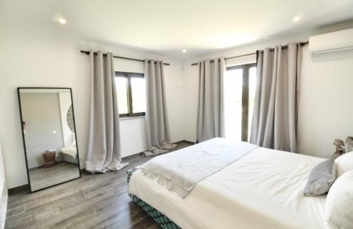 Alcalar Villa | Beautiful Algarve Pool Villa Bali 15min to beach