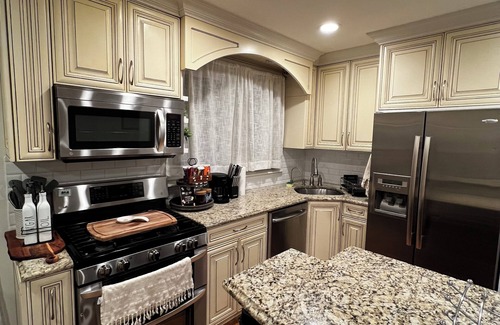 River Grove House | Beautiful and comfortable home close to O'HARE airport
