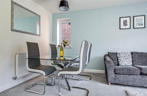 Moulton Apartment | Beautiful and comfortable home away from home with free parking, fast wifi and white crisp hotel standard linen hosted by Our Home Short Stays
