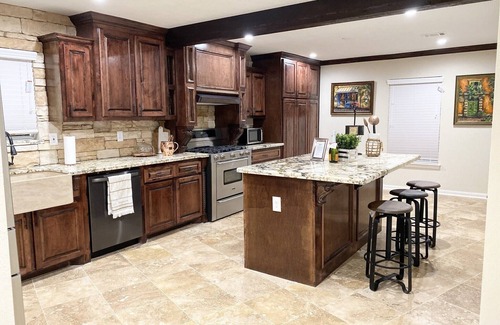 Westbury House | Beautiful and Convenient Ranch Style Home!