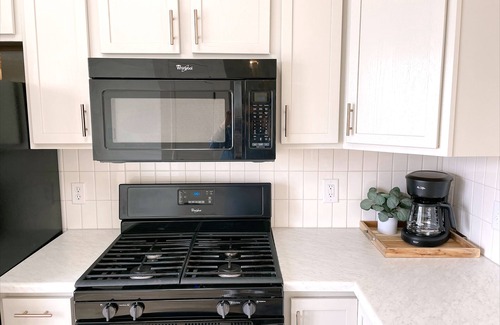 Rapid City House | Beautiful And Cozy 3 Bedroom home in the heart of R.C.!